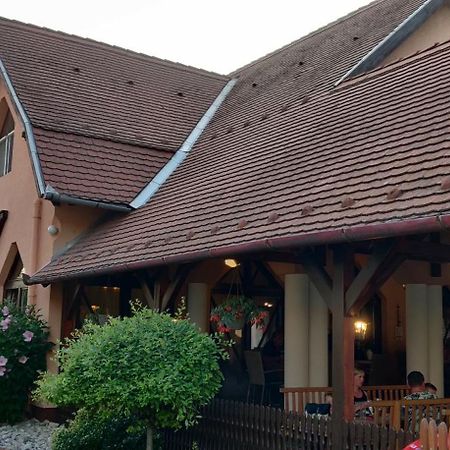 Korona Panzio Bed & Breakfast Balatonbereny Bagian luar foto