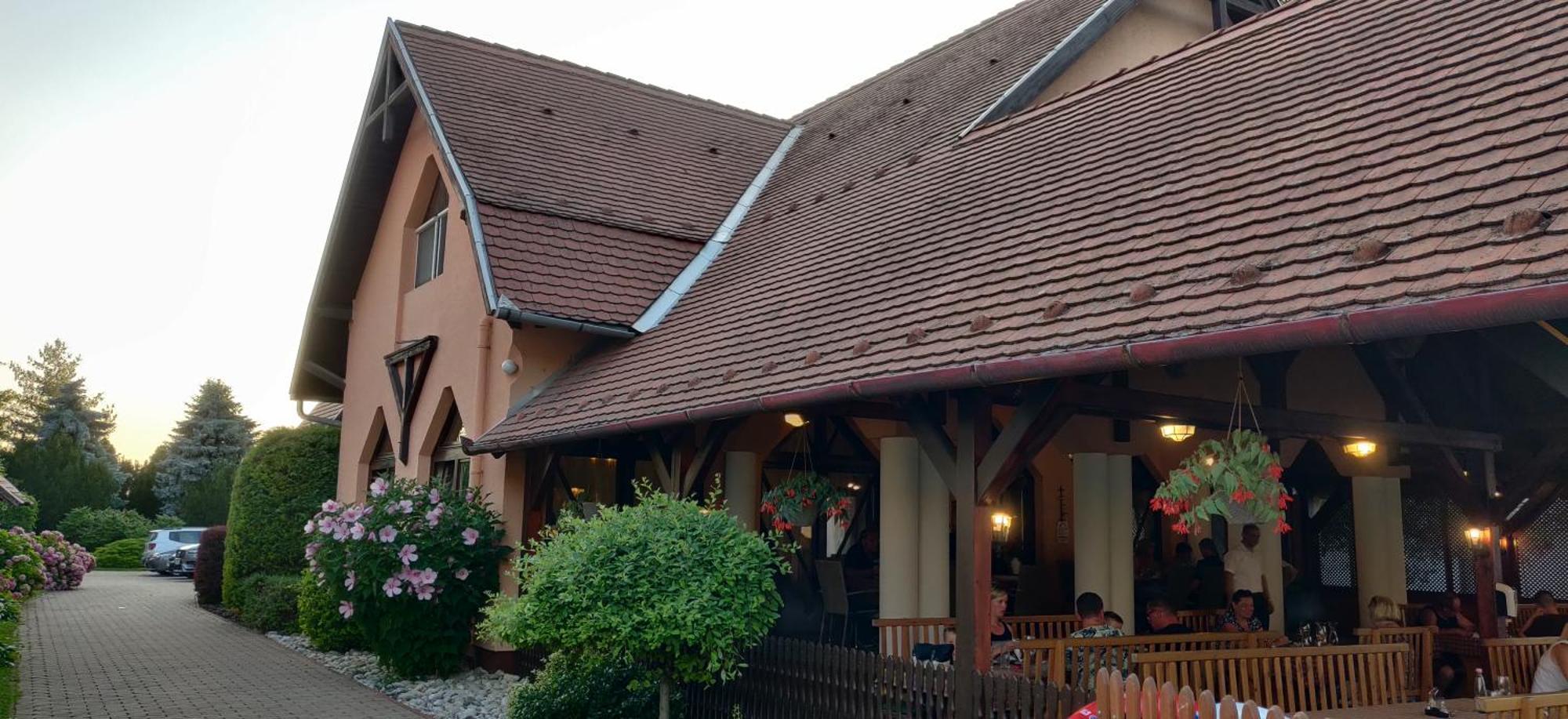 Korona Panzio Bed & Breakfast Balatonbereny Bagian luar foto