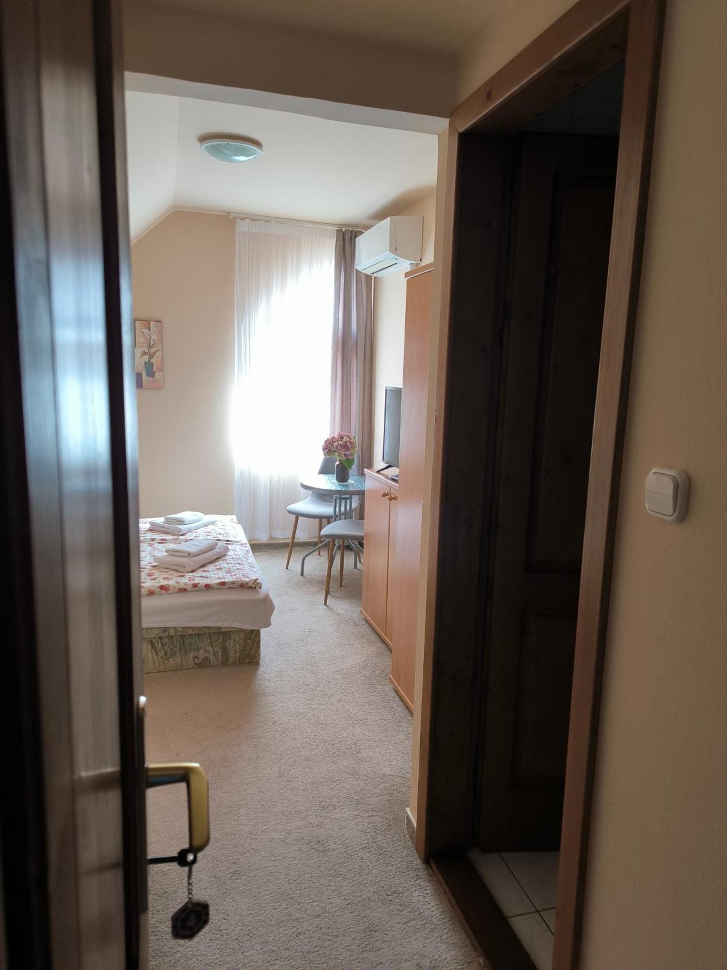 Korona Panzio Bed & Breakfast Balatonbereny Bagian luar foto