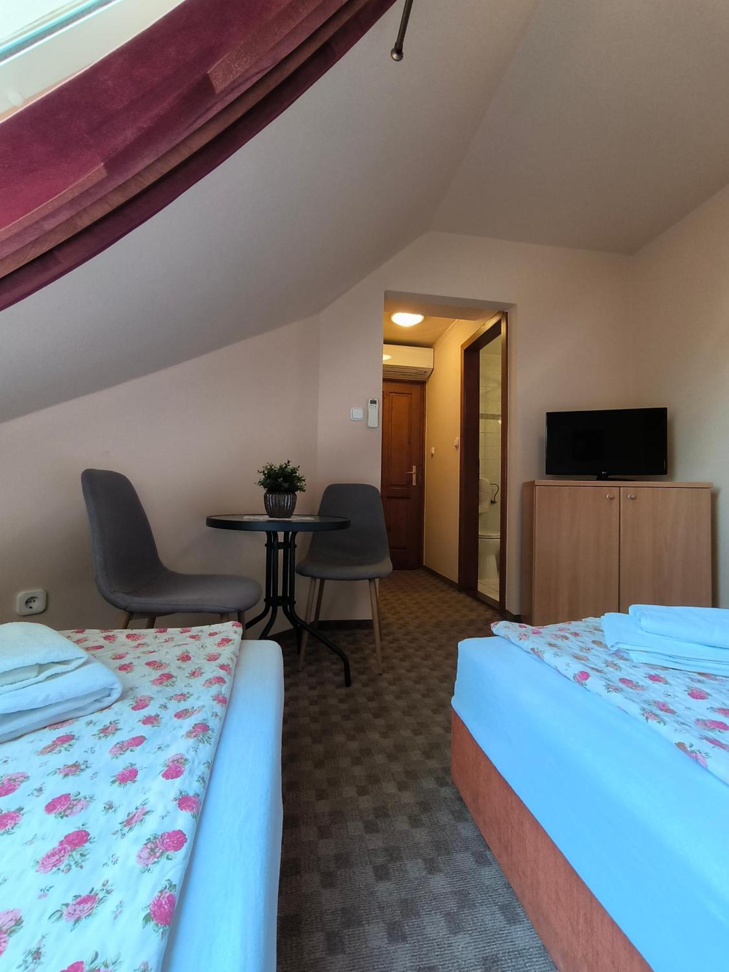 Korona Panzio Bed & Breakfast Balatonbereny Bagian luar foto