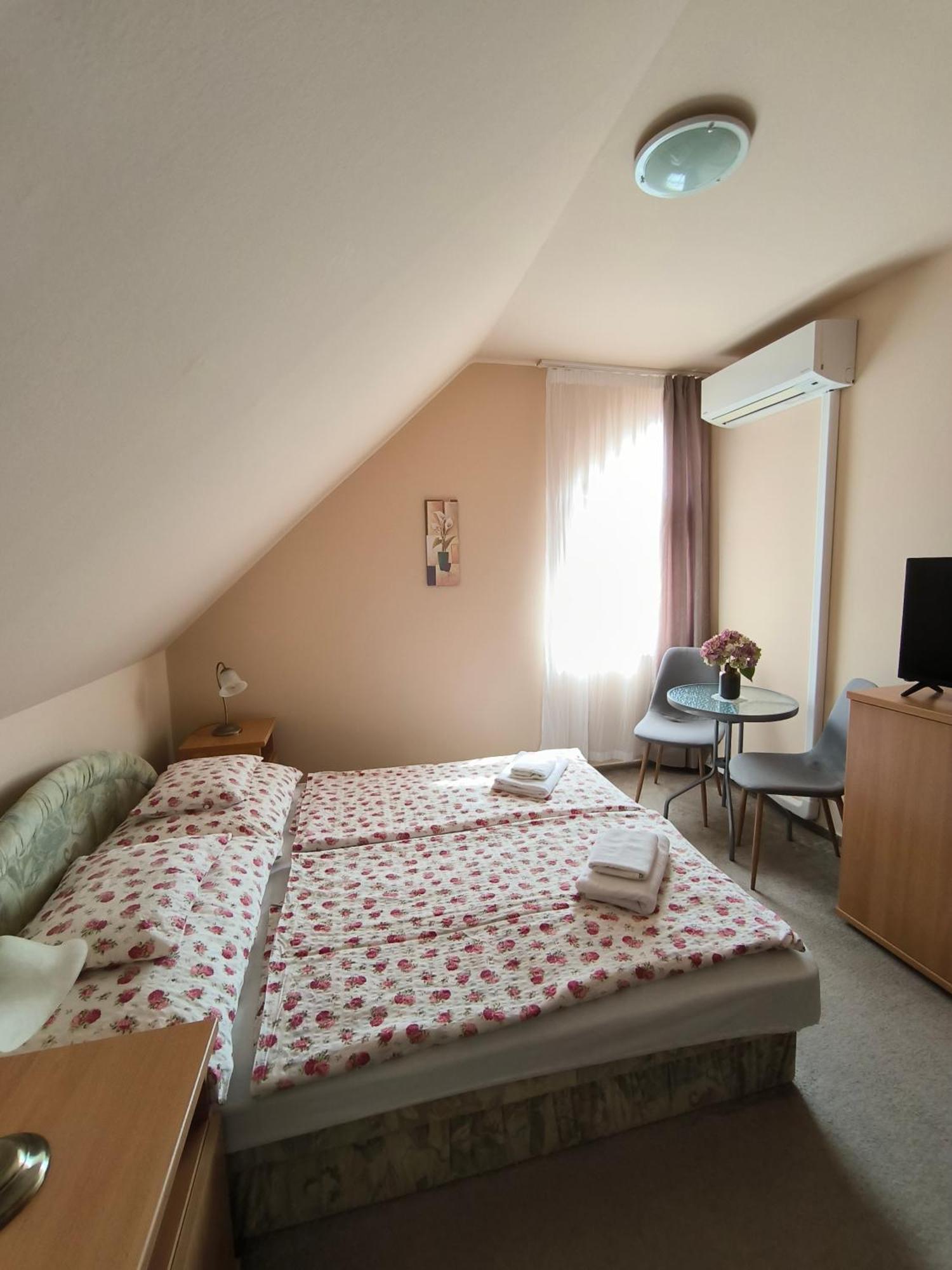 Korona Panzio Bed & Breakfast Balatonbereny Bagian luar foto